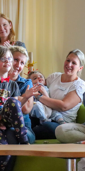 Musiker Gregor Meyle besucht im September 2023 das Kinderhospiz der Pfeifferschen Stiftungen. Foto: Kristin Löser, Pfeiffersche Stiftungen